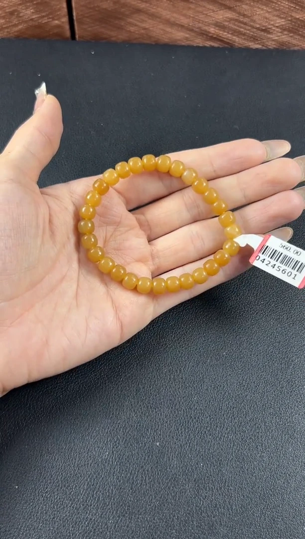 手串未镶嵌和田玉且末金山微色差卡6*7手串