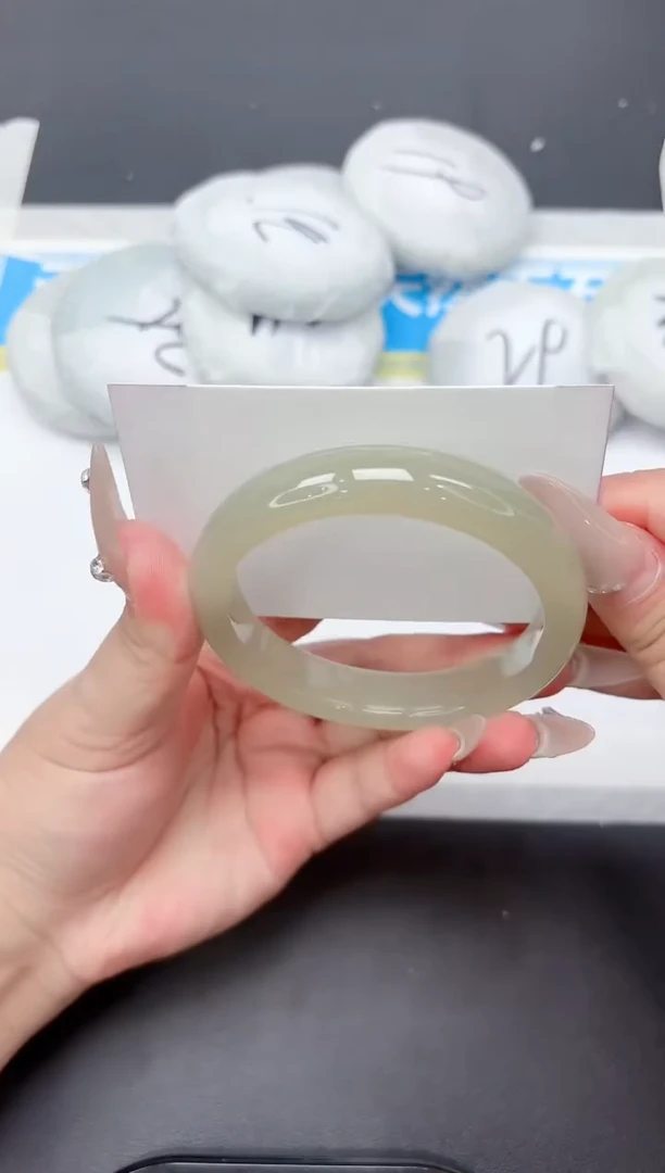 未镶嵌手镯石英质玉370-59.3