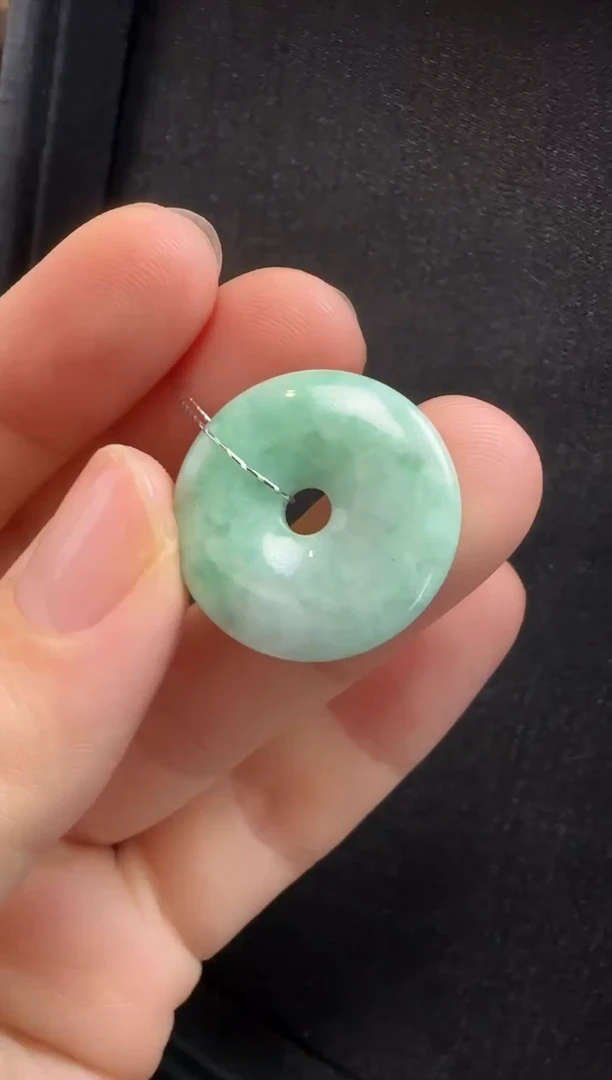 颈饰未镶嵌翡翠300 |  平安扣