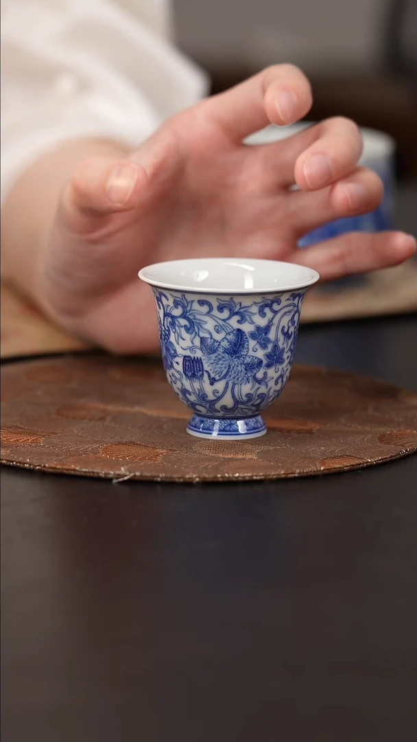 【闪购商品】杯看山柴窑青花西番莲