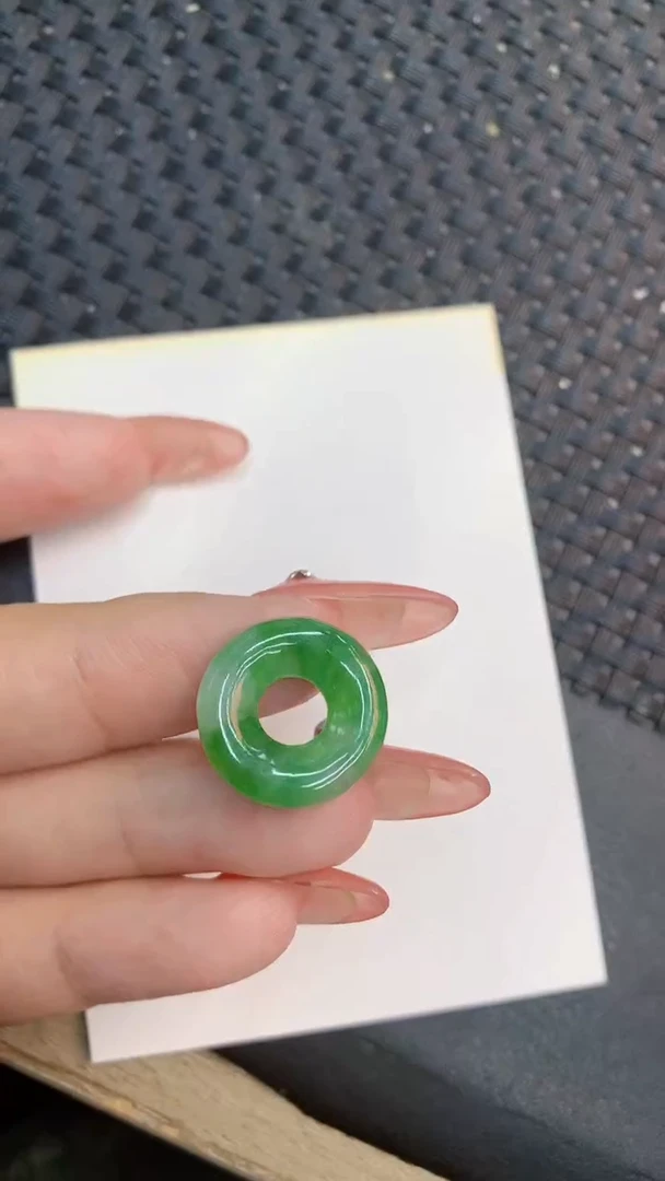 颈饰未镶嵌翡翠1