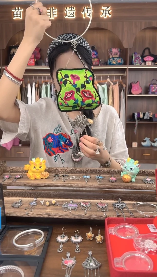 织绣扶光苗绣传承L21