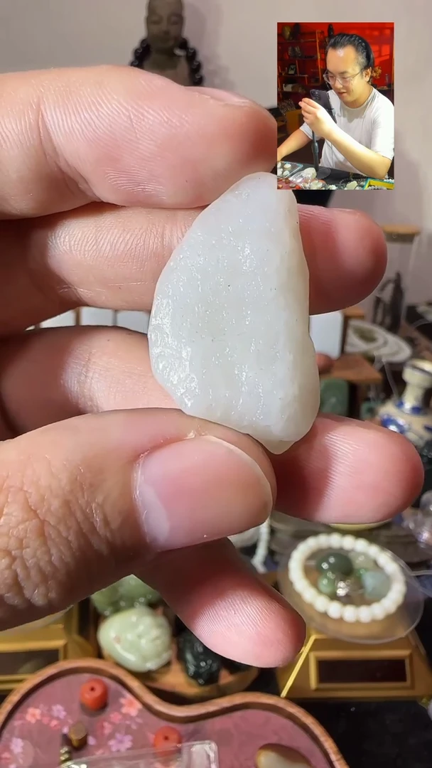 和田玉未镶嵌颈饰戈壁料