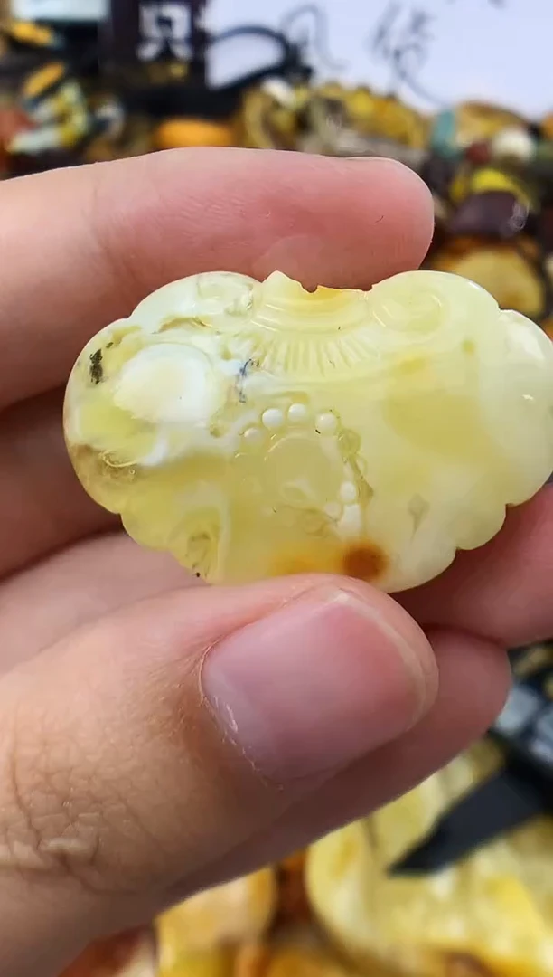 蜜蜡未镶嵌珠宝奇石1