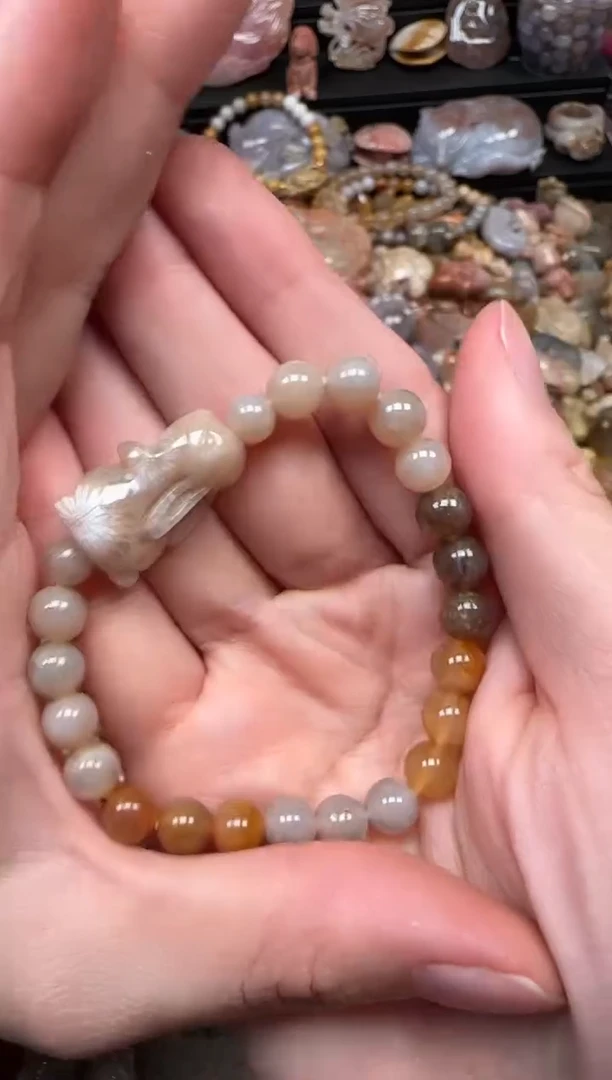 颈饰未镶嵌硅化珊瑚（珊瑚玉）195