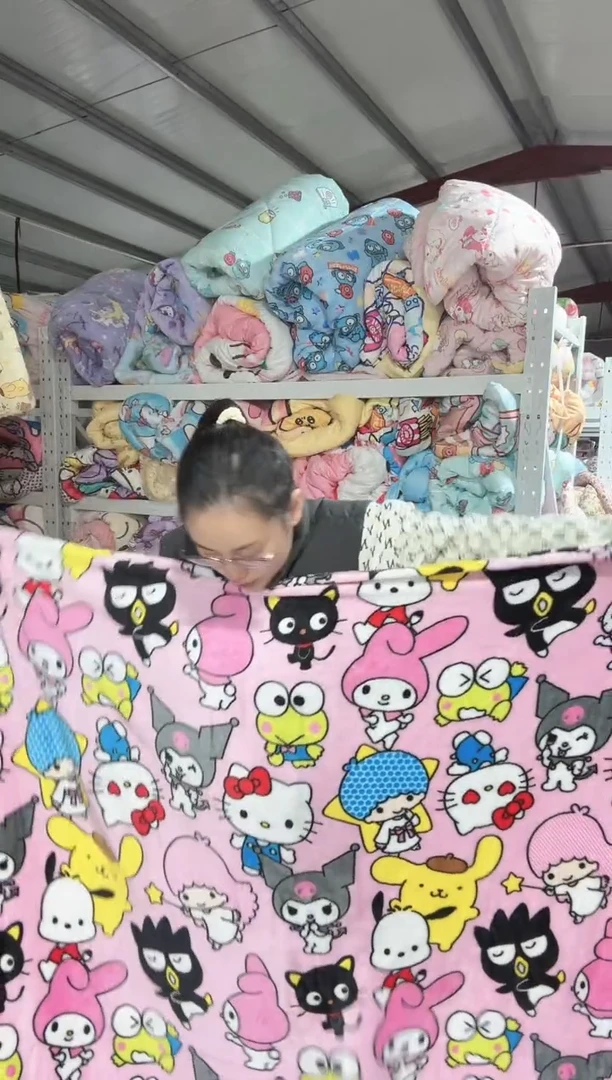 满35包邮   瑕疵   130*180  左右绒毯子