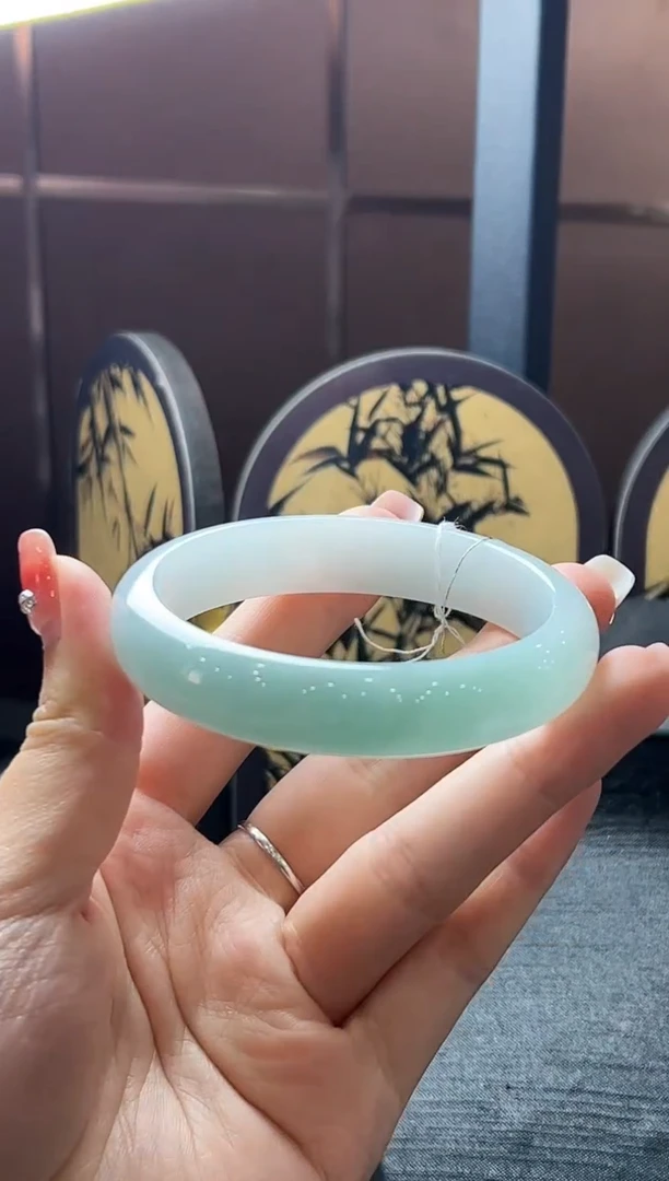 【闪购商品】翡翠手镯未镶嵌手镯（59）