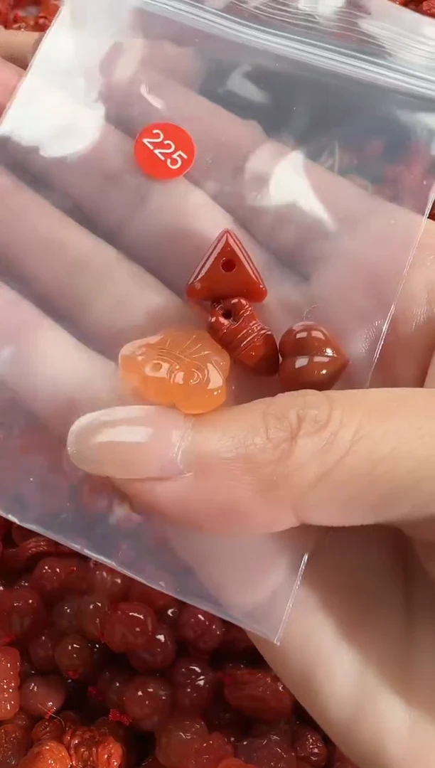 颈饰未镶嵌南红玛瑙1