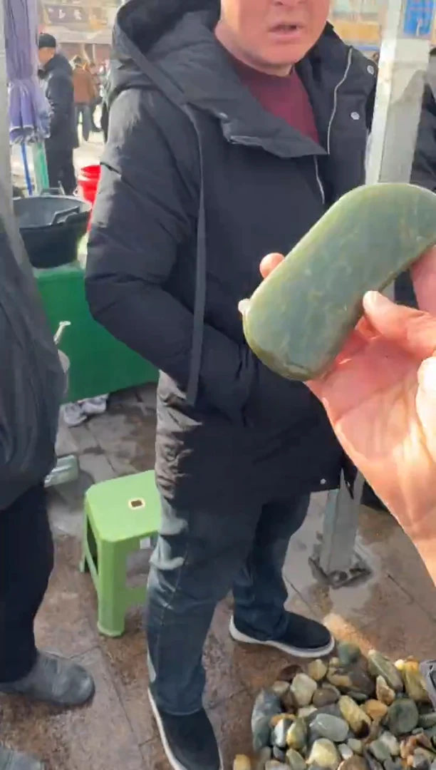 未镶嵌和田玉（糖玉）挂件和田玉