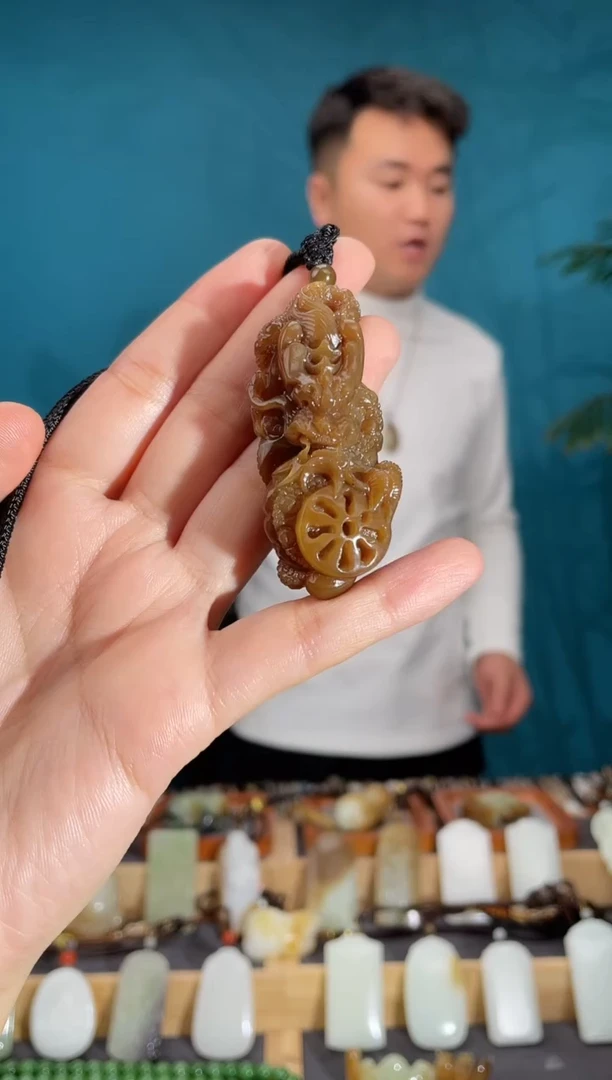 颈饰未镶嵌和田玉1
