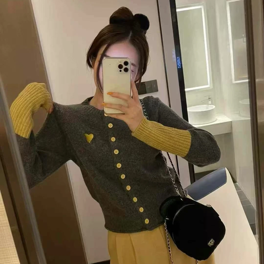 学院风撞色假两件针织衫开衫女秋冬新款拼接显瘦毛衣女圆领上衣