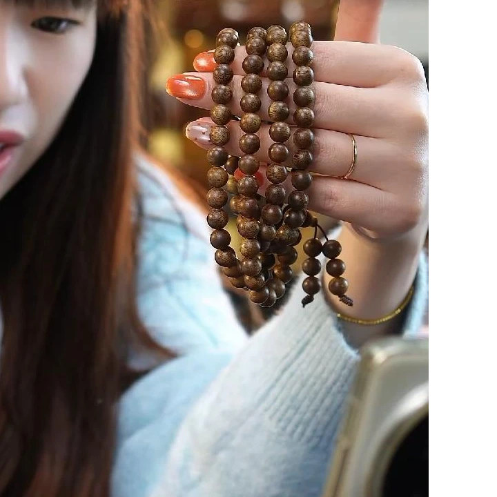 沉香蚁王--0.9   108颗都蓬奇楠长串