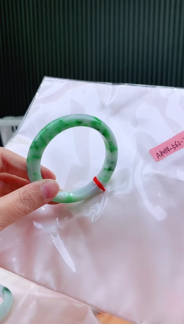 未镶嵌手镯翡翠56