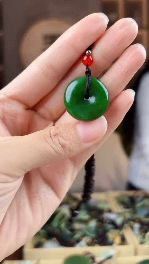 颈饰未镶嵌和田玉拍一发一，多样性发货