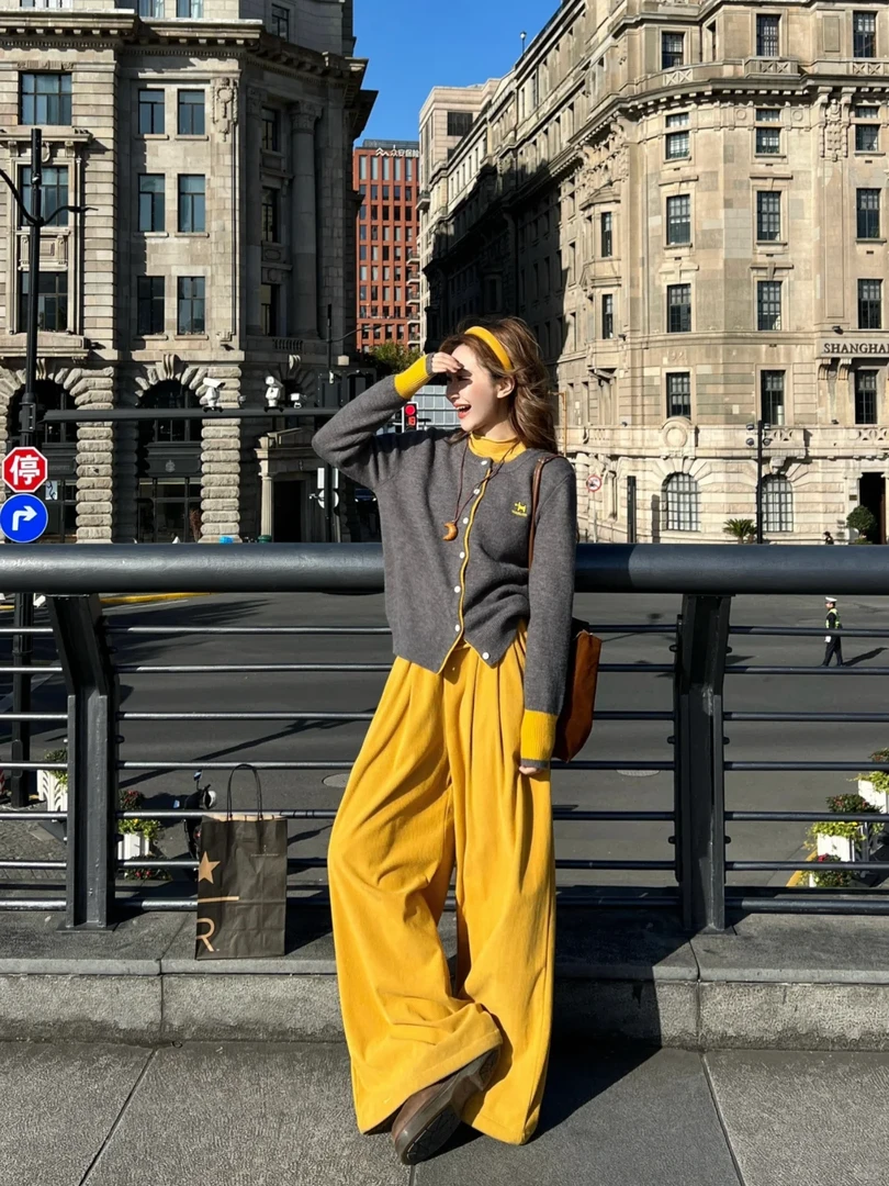 2025秋季新款假两件拼色刺绣小狗针织开衫毛衣女搭配休闲裤两件套