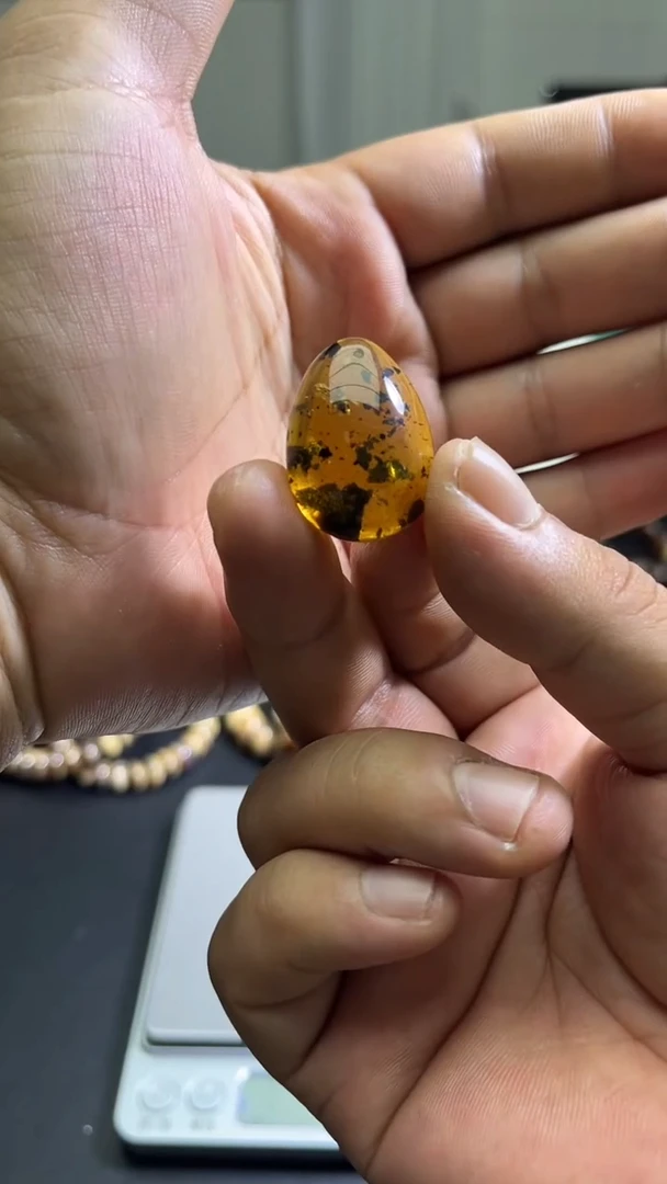 未镶嵌琥珀裸石7