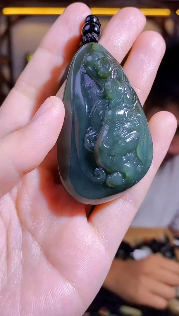颈饰未镶嵌和田玉1