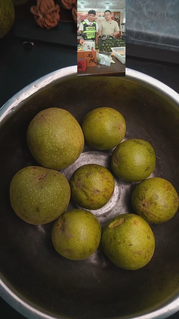 把件文玩核桃鸡心2个盘山6个（售出不退不换）青皮