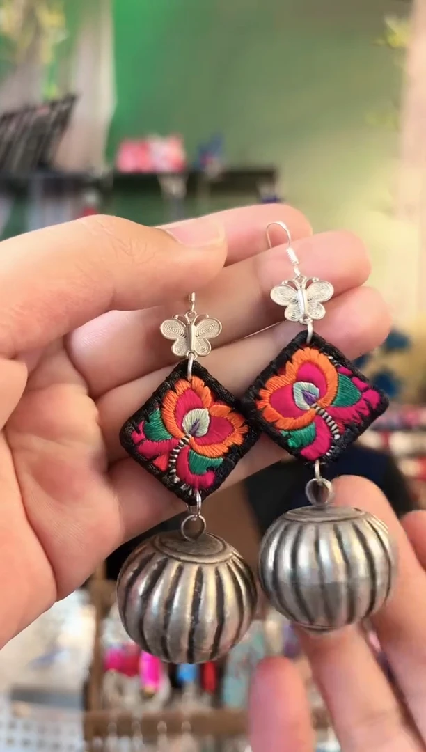 彩云南阁非遗老绣饰品612*