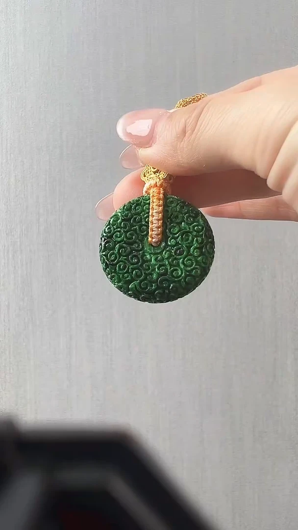 颈饰未镶嵌翡翠平安扣