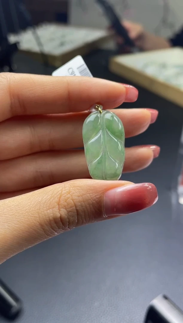 18K金镶嵌定制翡翠DDJ36274