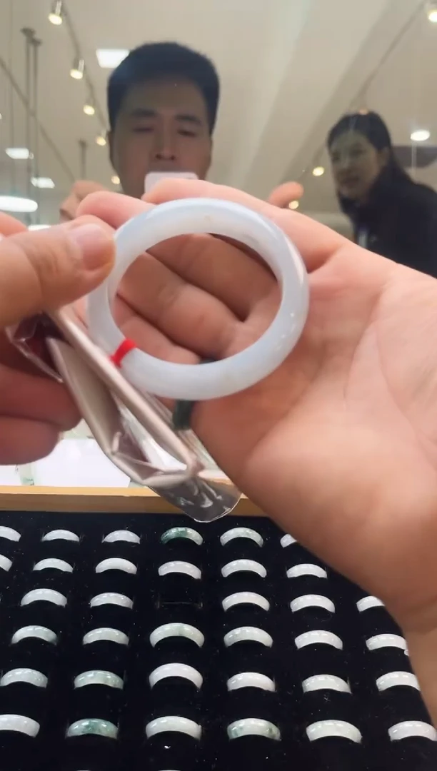 未镶嵌手镯翡翠第13号晴底飘黄翡