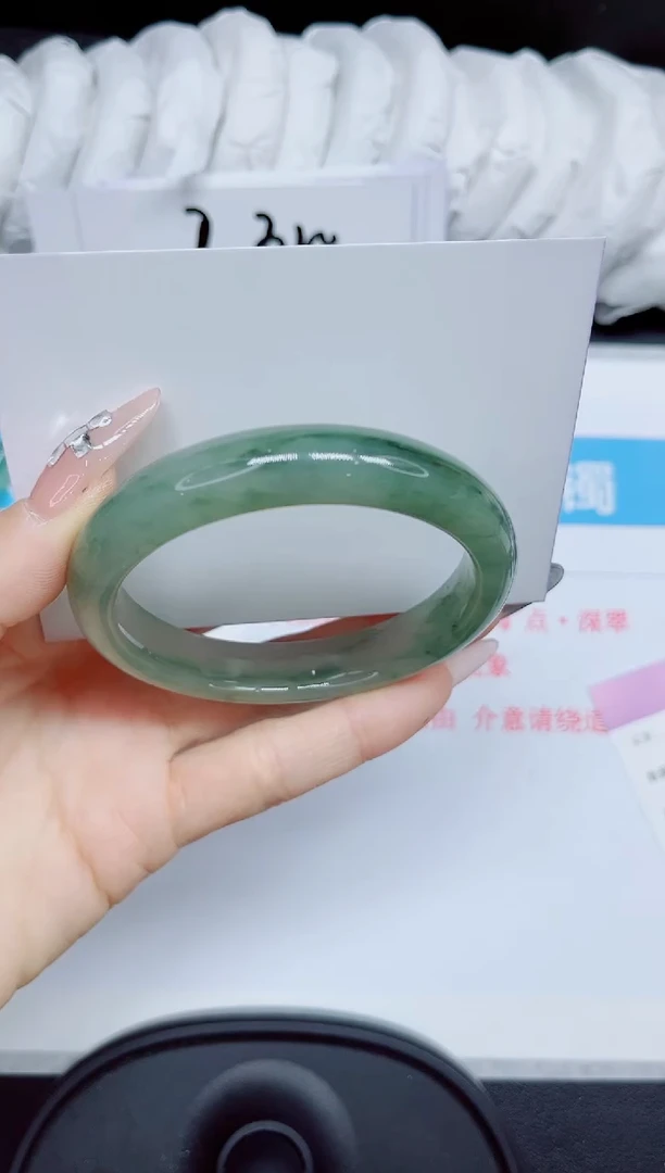 石英质玉手镯未镶嵌143.