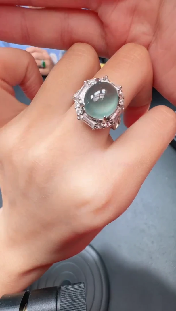 未镶嵌定制翡翠A货有轻微色差属于正常现象，戒指多样性发货1