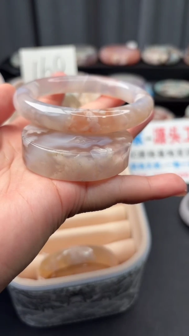 未镶嵌手镯石英质玉（57圈口）赠送镯心