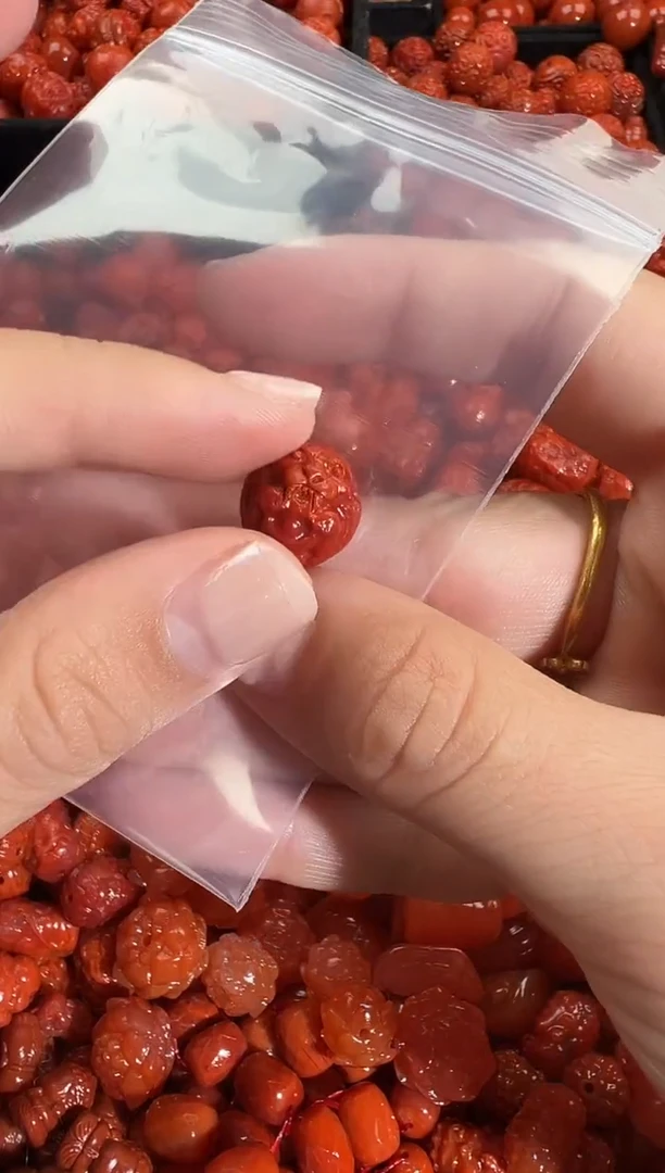 颈饰未镶嵌南红玛瑙1