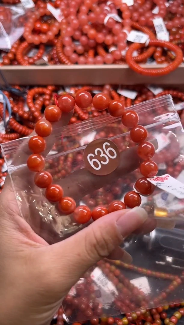 南红玛瑙未镶嵌珠宝奇石636-9