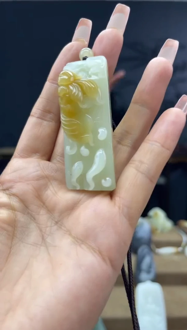 颈饰未镶嵌和田玉1