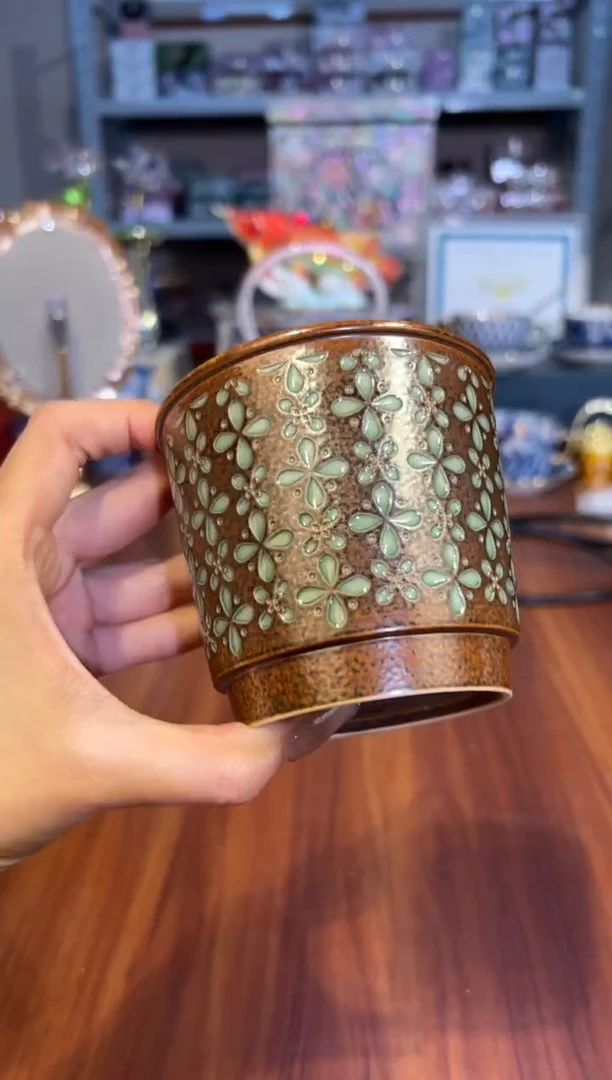 223青瓷四叶草手握杯