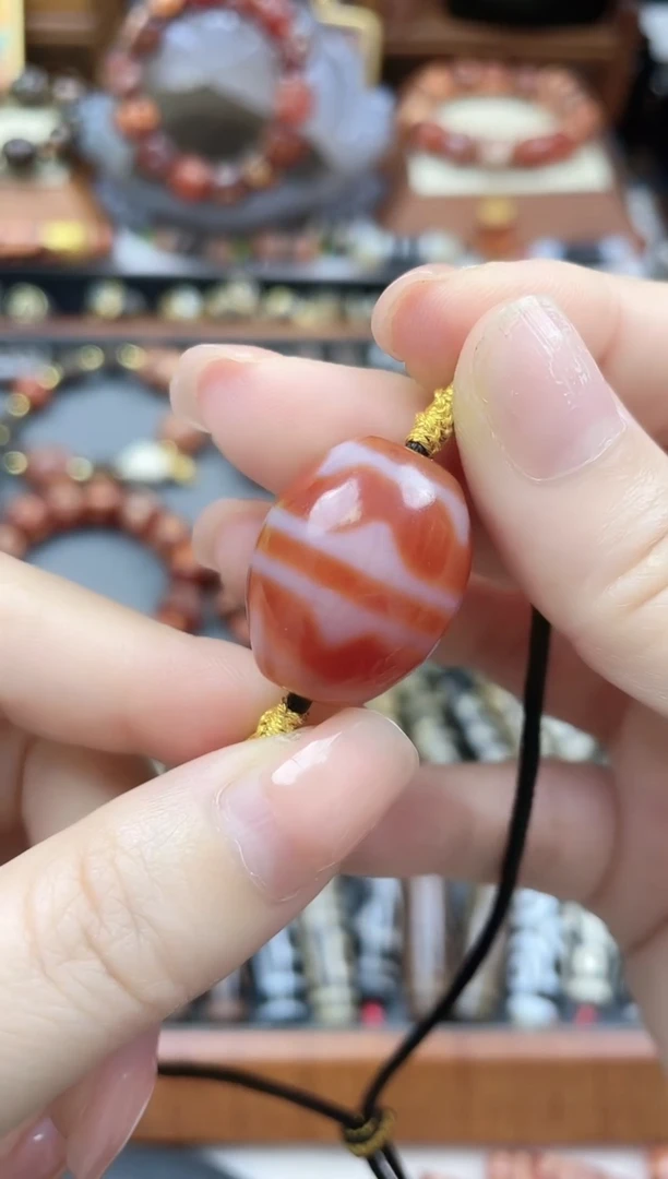 玛瑙/玉髓散珠聚缘红肉双牙牙