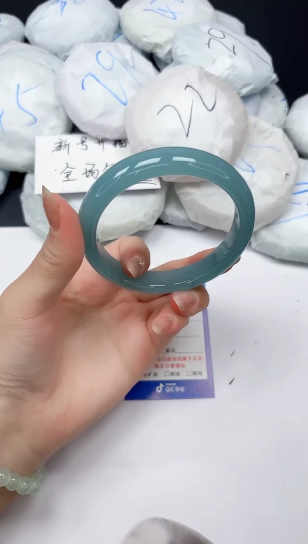 未镶嵌手镯石英质玉A73/6465