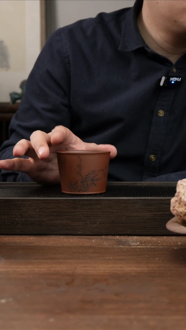 茶杯紫砂紫泥  梅花  刻绘主人杯 ！