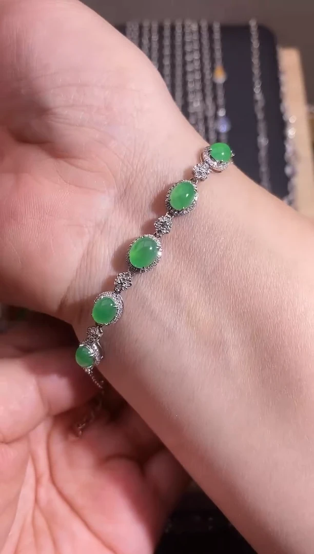 18K金镶嵌手链翡翠手链