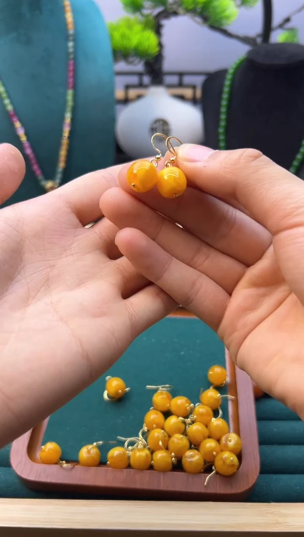 【闪购商品】蜜蜡耳饰14K金镶嵌E01