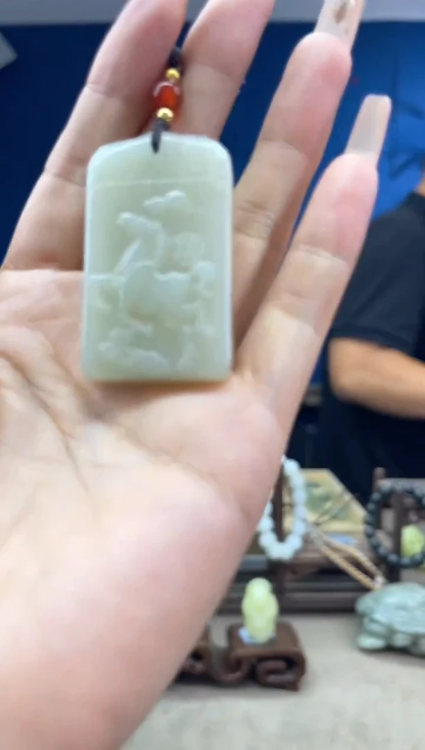 和田玉未镶嵌颈饰1