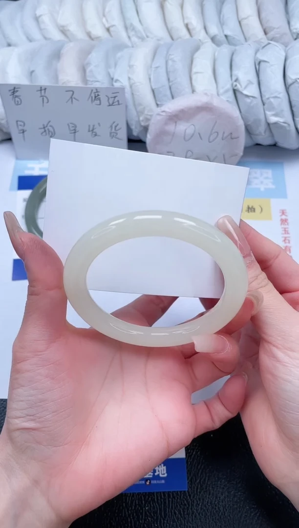 【闪购商品】石英质玉手镯未镶嵌T234-60