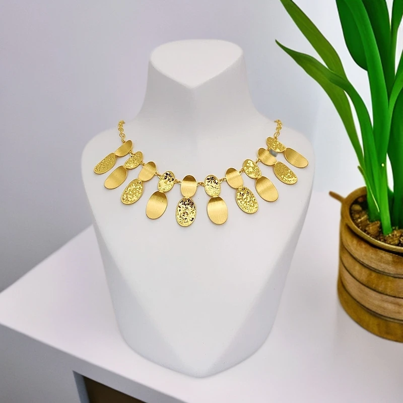 【聚鑫黄金】足金999 轻奢时尚曲线回廊套链，如梦似幻，令人沉醉。