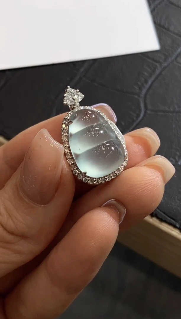 翡翠18K金镶嵌颈饰收到货48小时鉴赏期（超时不退不换）