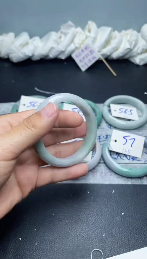 未镶嵌手镯翡翠126