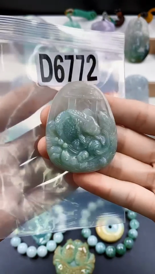 颈饰未镶嵌翡翠天然翡翠吊坠挂件