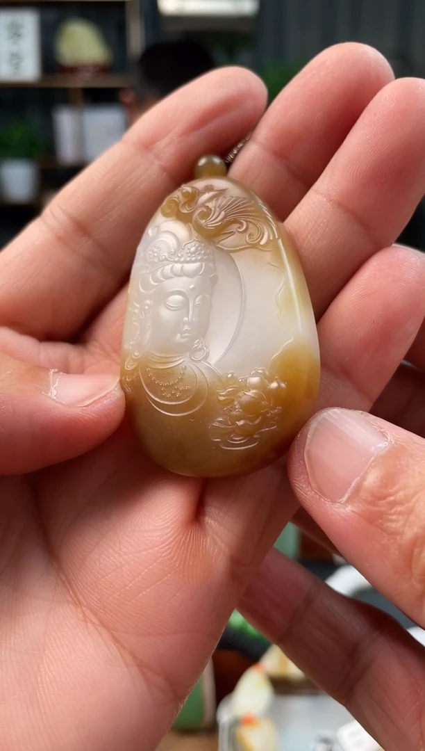 和田玉未镶嵌吊坠(不含链)糖白牌子