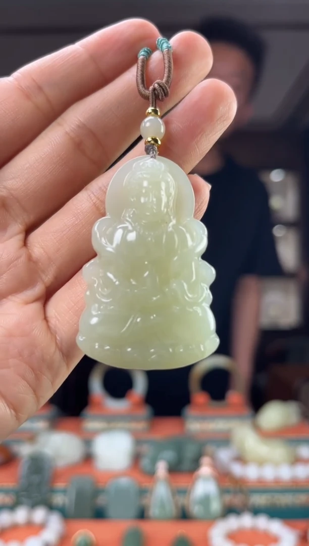 和田玉未镶嵌颈饰佩佩