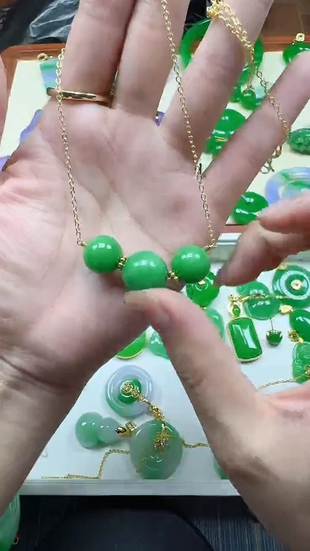 吊坠(赠链)未镶嵌翡翠微笑链
