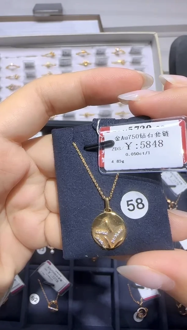 颈饰18K金镶嵌钻石叮*颈饰 18K金镶嵌  4855