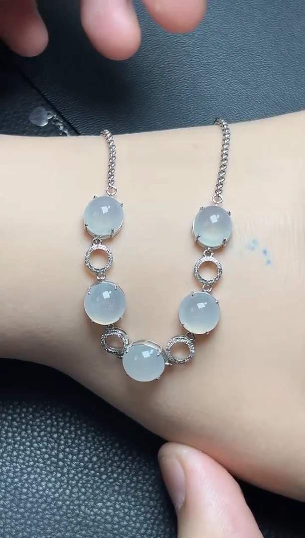 18K金镶嵌手链翡翠蛋面手链