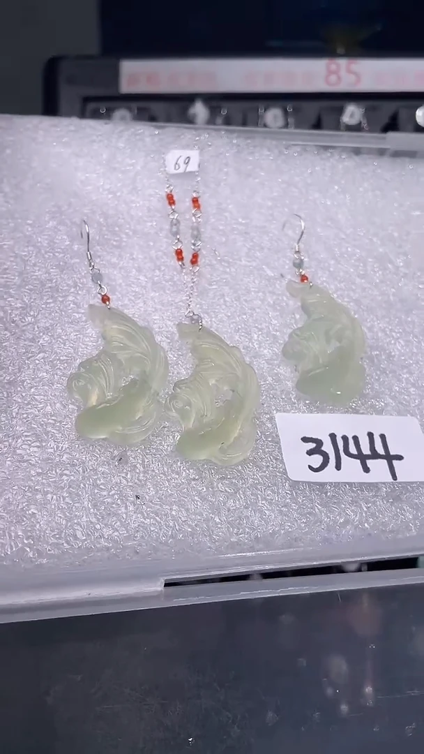 未镶嵌岫玉颈饰喜欢拍